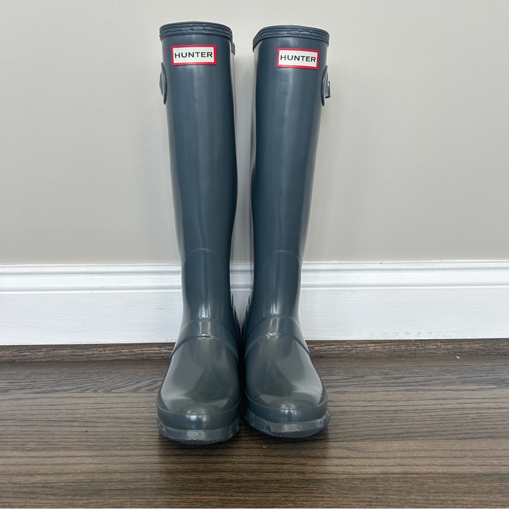 Hunter rain boots, size 5